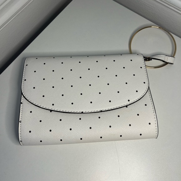 White Wristlet - Picture 2 of 5